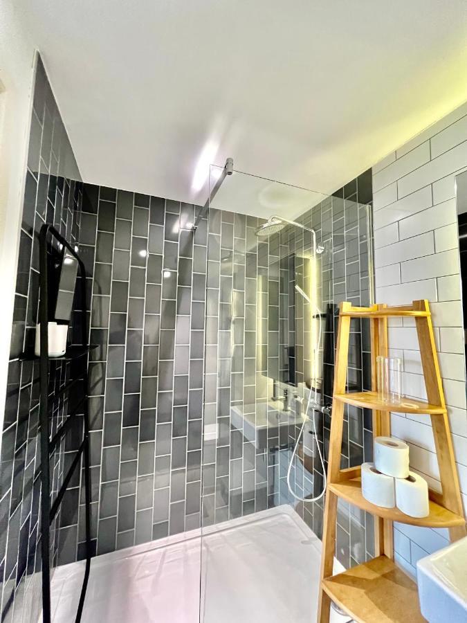 Luxury 2 Bedroom 2 Bathroom Apartment - London City Airport Экстерьер фото