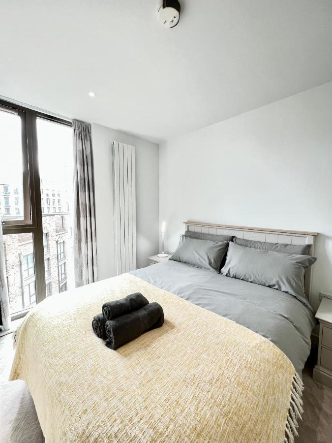 Luxury 2 Bedroom 2 Bathroom Apartment - London City Airport Экстерьер фото